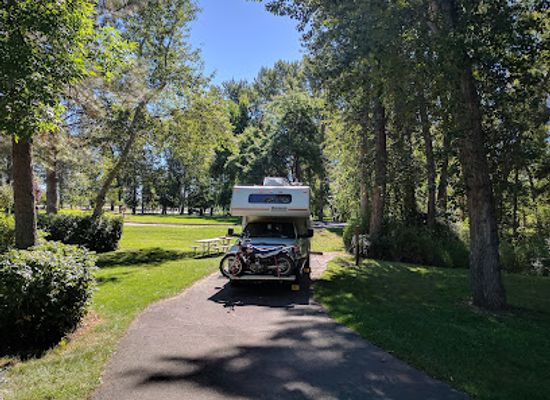 oregon/lake-county/landmark/clyde-holliday-state-recreation-site