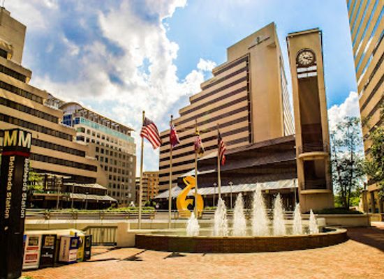 maryland/bethesda/landmark/topaz-house-apartments