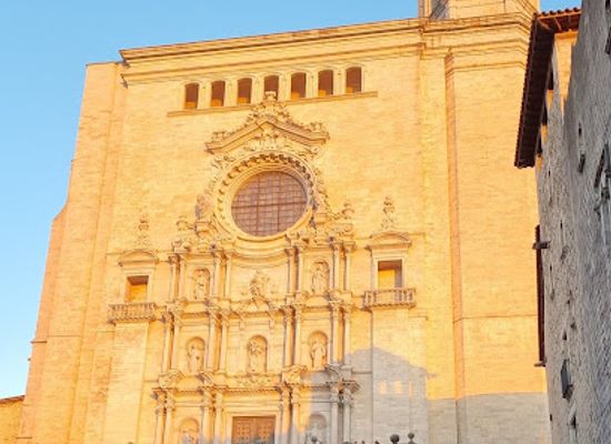 spain/girona/landmark/passeig-arqueologic