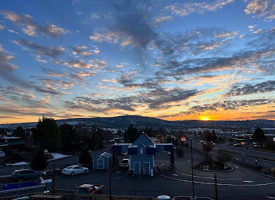 oregon/klamath-falls/landmark/the-falls-taphouse
