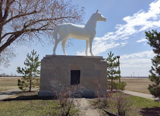 canada/western-manitoba/landmark/white-horse-monument