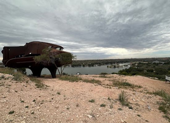 texas/south-plains/landmark/the-steel-house-by-robert-bruno