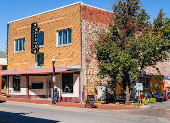 arkansas/bentonville/landmark/meteor-guitar-gallery