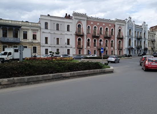 georgia/tbilisi/landmark/otar-megvinetukhutsesi-square