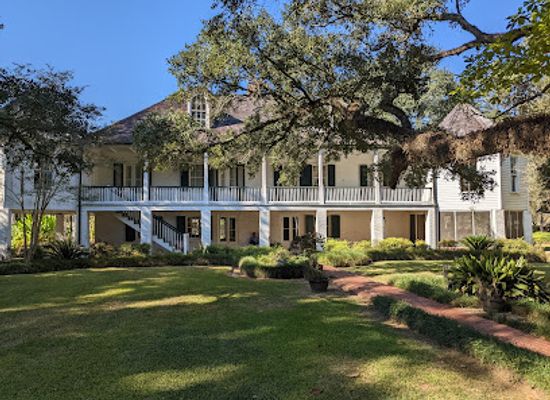 louisiana/plantation-country/landmark/melrose-on-the-cane