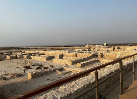 qatar/al-shamal/landmark/al-zubarah-archaeological-site-research-station