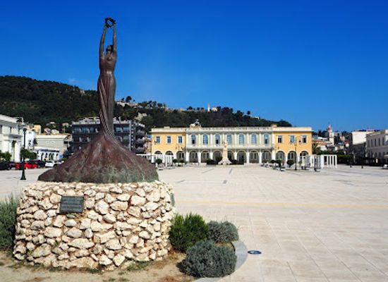 greece/zakynthos/landmark/solomos-square