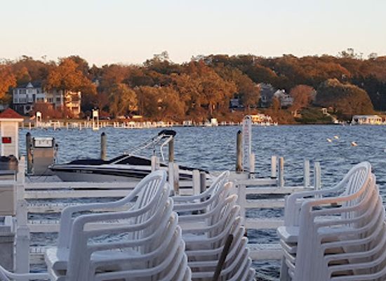 wisconsin/lake-geneva/landmark/cornerstone-shop-gallery