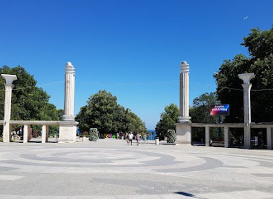 bulgaria/varna/primorski/landmark/central-entrance-sea-garden