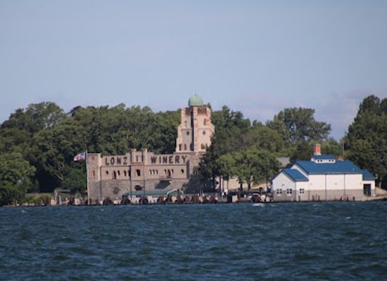 ohio/lake-erie-islands/landmark/lonz-winery