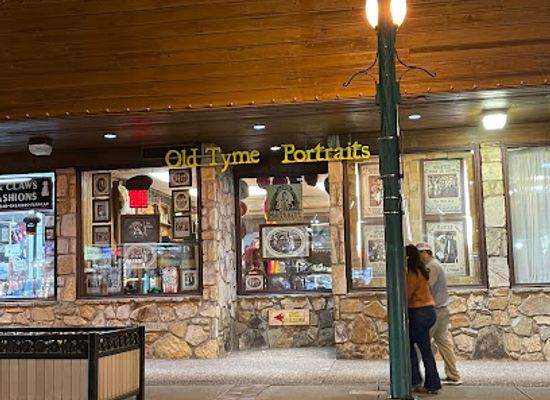 tennessee/gatlinburg/landmark/old-tyme-portraits