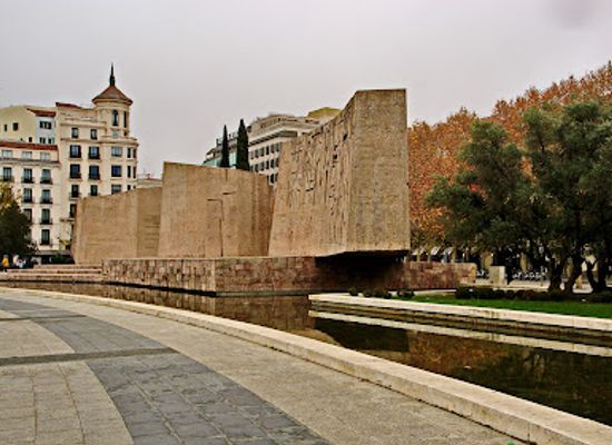 spain/madrid/salamanca/landmark/monumento-al-descubrimiento-de-america