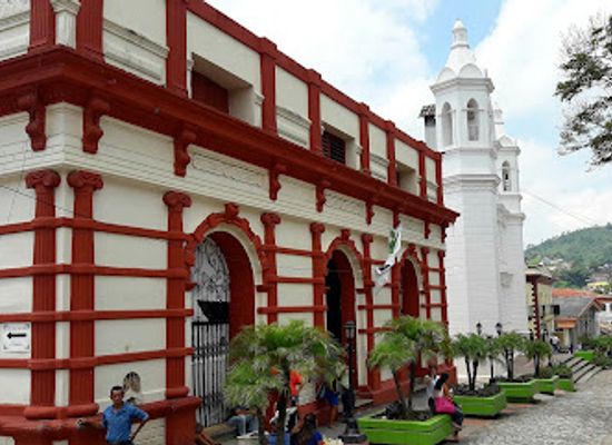 honduras/santa-rosa-de-copan/landmark/antiguo-cine-hispano
