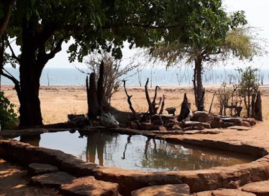 zambia/lake-kariba/landmark/rhino-safari-camp