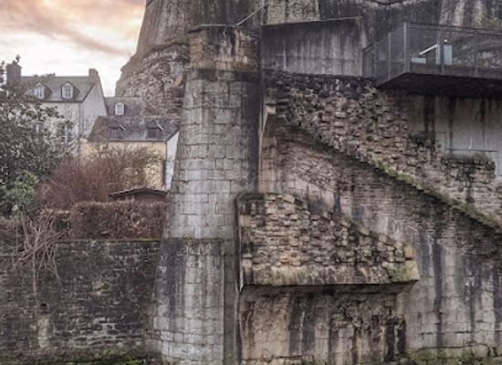 luxembourg/luxembourg-city/grund/landmark/grund-lock