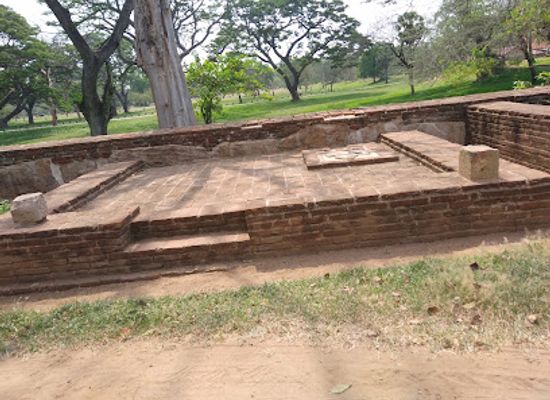 sri-lanka/anuradhapura-district/landmark/ancient-lavetory-complex