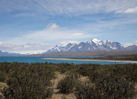 chile/magallanes-and-chilean-antarctica-region/landmark/sarmiento-lake