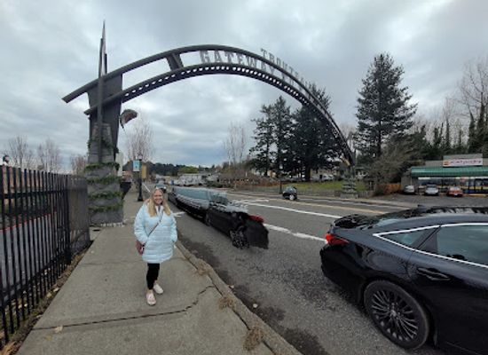 oregon/columbia-river-gorge/landmark/gateway-to-the-gorge-visitor-center