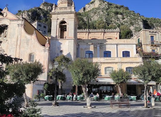 italy/taormina/landmark/corso-umberto