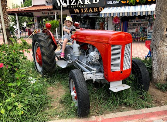 turkiye/kemer/landmark/tractor