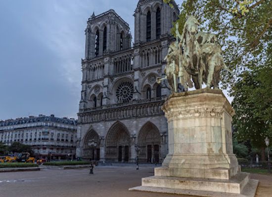 france/ile-de-france/landmark/square-de-l-ile-de-france