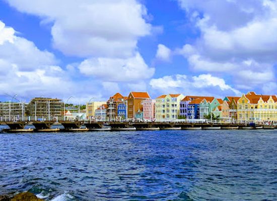 curacao/willemstad/landmark/renaissance-mall-rif-fort