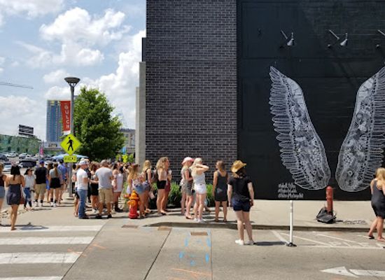 tennessee/nashville/the-gulch/landmark/nashville-whatliftsyou-wings-mural