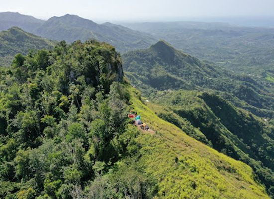puerto-rico/la-cordillera-central/landmark/el-rodadero-peak