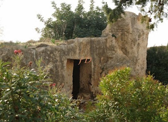 cyprus/kato-paphos/landmark/tomb-1