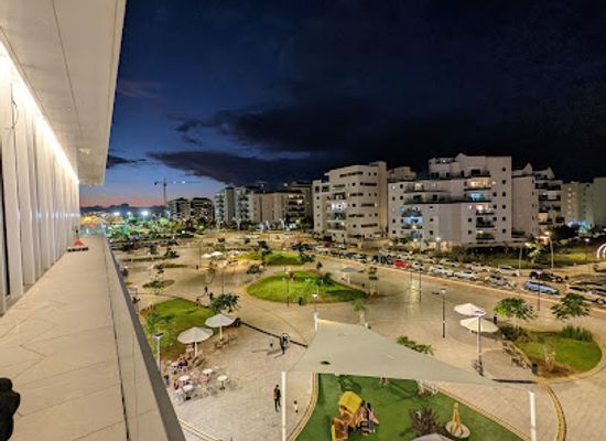 israel/ra-anana/landmark/merkaz-masari-neve-zemer-raanana