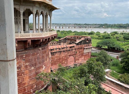 india/agra/fatehabad/landmark/the-shish-mahal-the-glass-palace