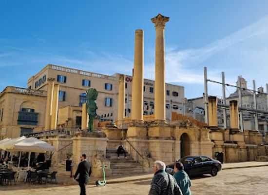 malta/marsamxett-harbour/landmark/pjazza-teatru-rjal