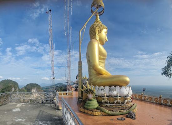 thailand/mekong-river-region/landmark/wat-tham-suea