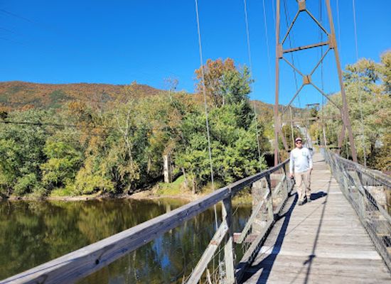 virginia/roanoke-valley/landmark/blue-ridge-parkway-peaks-road-access-point