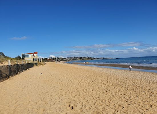 australia/mornington-peninsula/landmark/frankston-beach