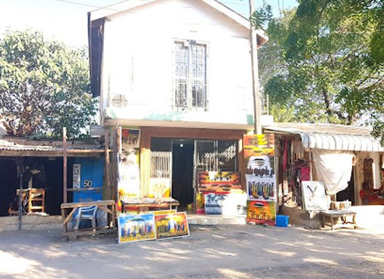 tanzania/dar-es-salaam/mikocheni/landmark/mwenge-woodcavers-market