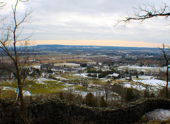 canada/greater-toronto-area/landmark/rattlesnake-point-conservation-area-reservations-required