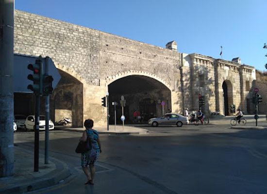 greece/crete/heraklion/landmark/kenouryia-porta
