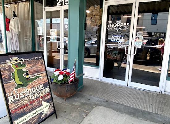 louisiana/monroe/landmark/the-rustique-gator