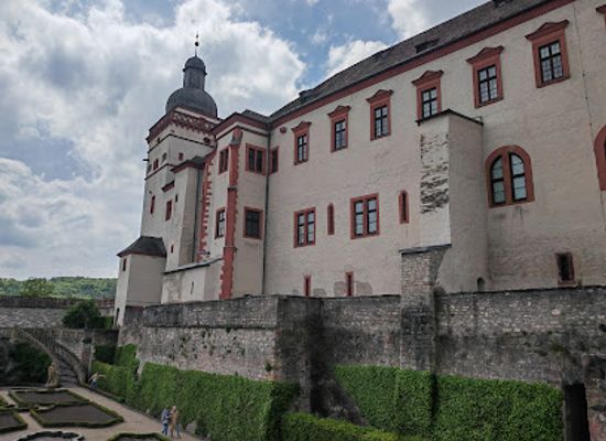 germany/wurzburg/landmark/burkard-gate