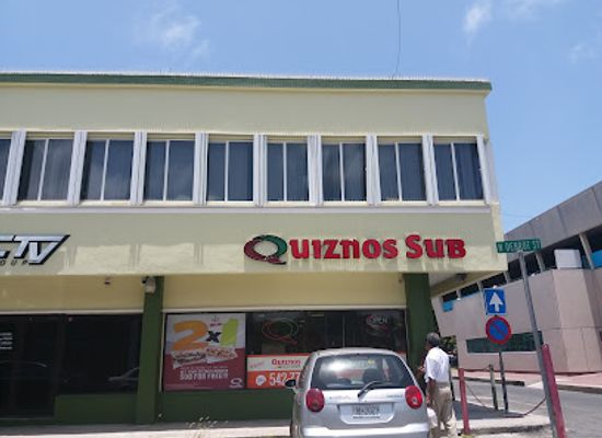 sint-maarten/great-bay-beach/landmark/quiznos