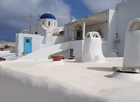 greece/santorini/landmark/collection-of-icons-and-ecclesiastical-heirlooms-of-agia-triada-at-pyrgos-of-thera