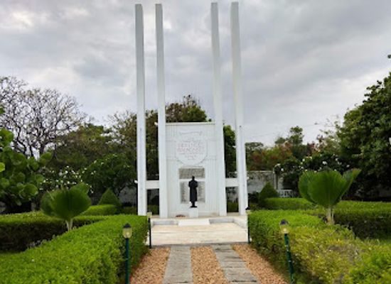 india/pondicherry/french-quarter/landmark/french-war-memorial