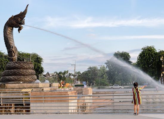 thailand/loei/landmark/naga-statue-naga-kanha-gotama-plaza