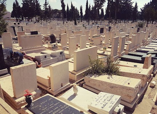 israel/herzliya/landmark/old-cemetery-hertzliya