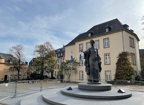 luxembourg/diekirch/landmark/statue-of-the-grand-duchess-charlotte
