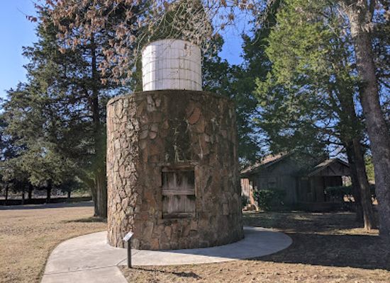 oklahoma/cross-timbers/landmark/sequoyah-s-cabin-museum