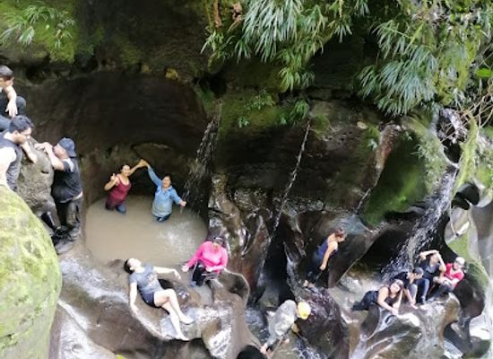 ecuador/pastaza-region/landmark/tinajas-del-rio-anzu