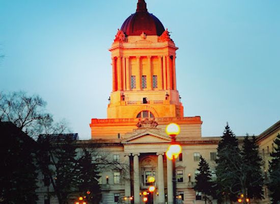 canada/winnipeg/osborne-village/landmark/holocaust-memorial