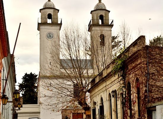 uruguay/colonia-del-sacramento/landmark/basilica-of-the-blessed-sacrament